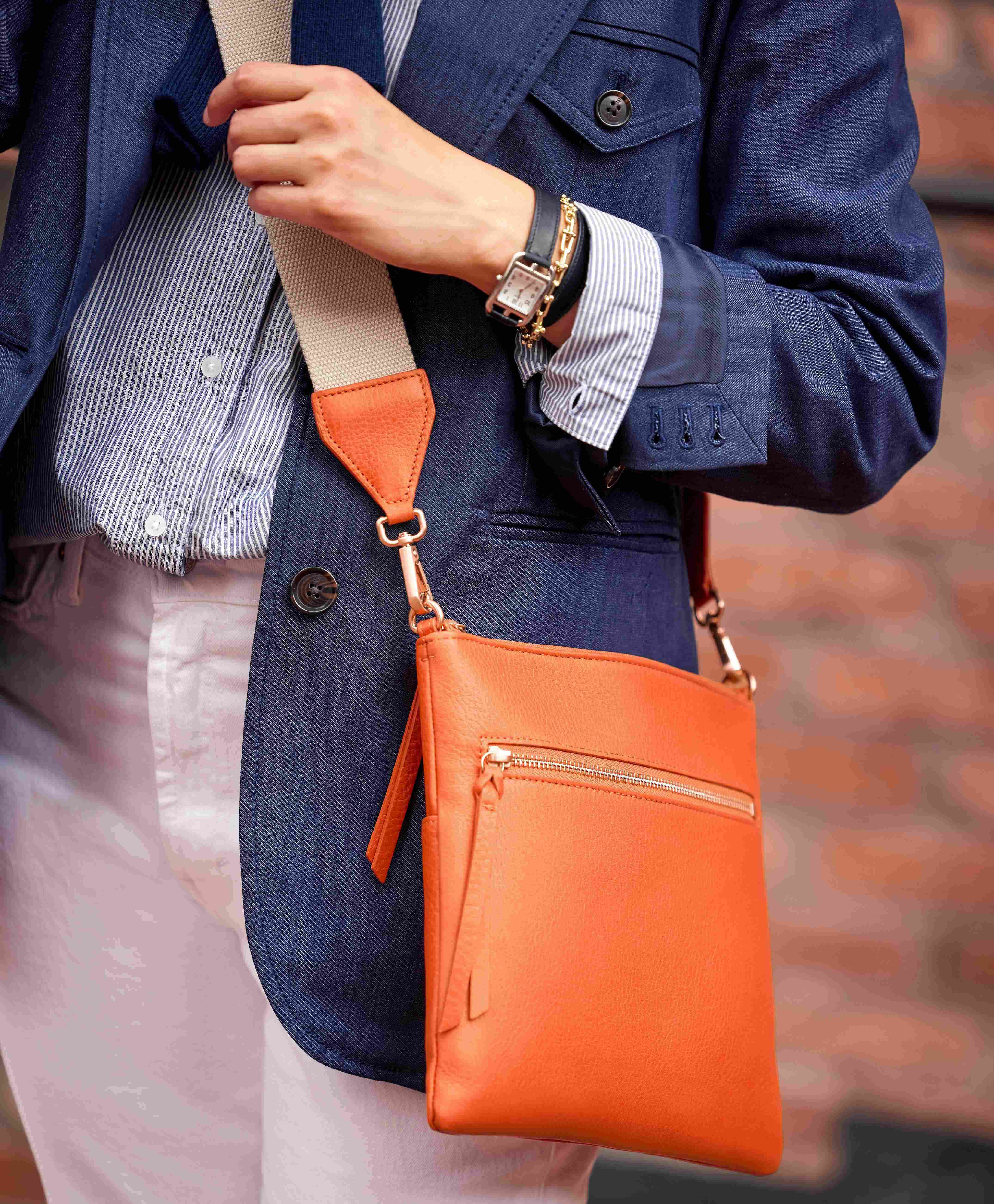 Lucente Messenger Bag