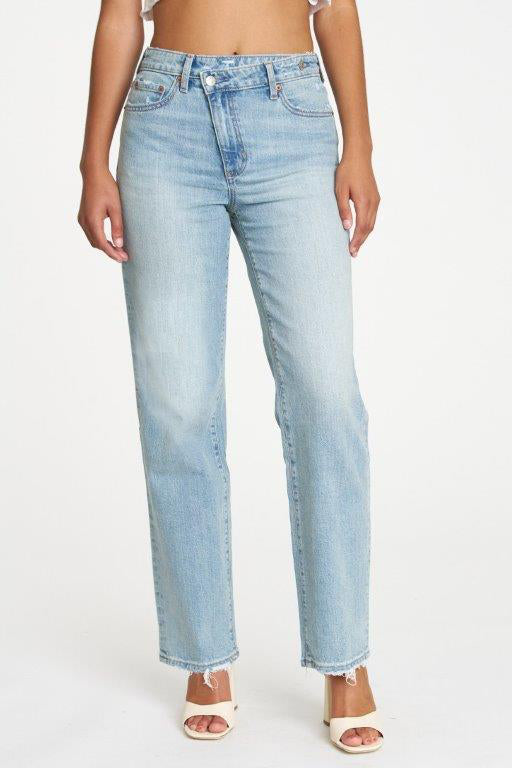 Alba Aurora Over High Rise Straight